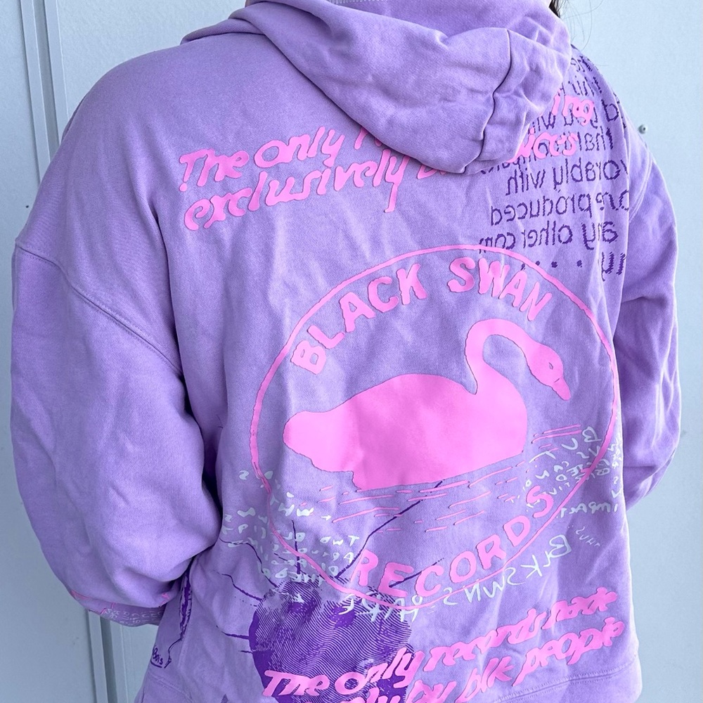 Zero Fatigue Silk Pillows Hoodie in Lilac size L